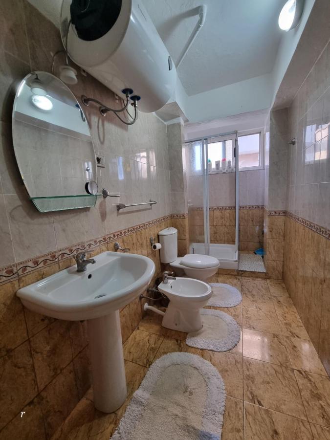 Solaris Guest House Shkodër エクステリア 写真