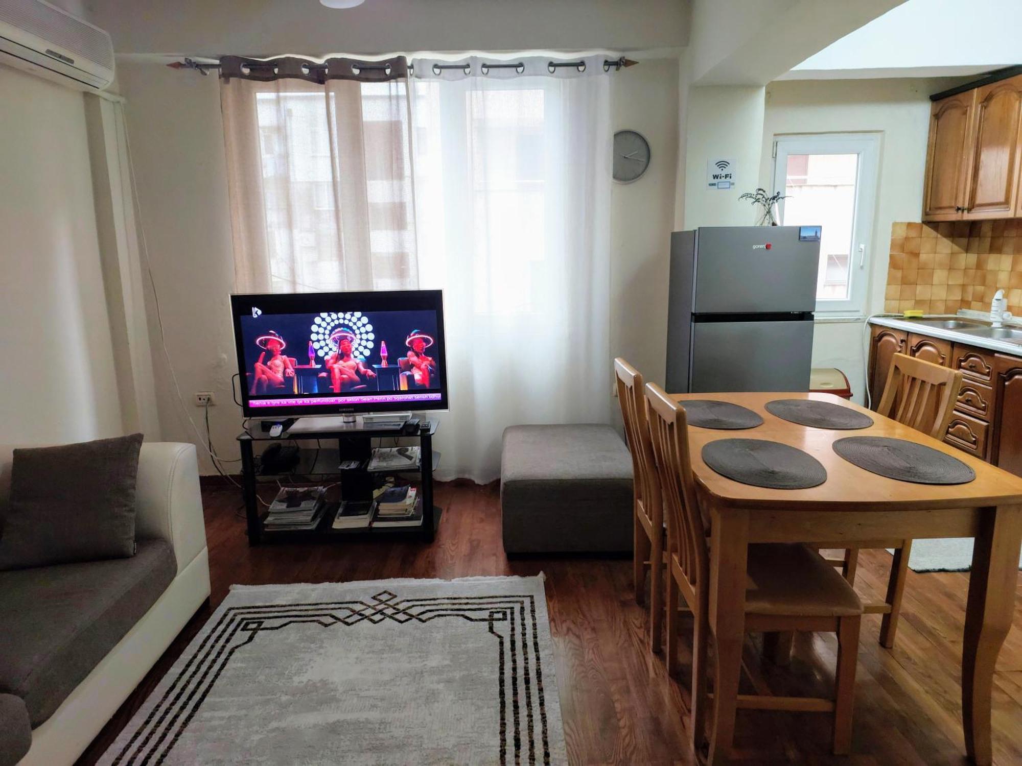 Solaris Guest House Shkodër エクステリア 写真