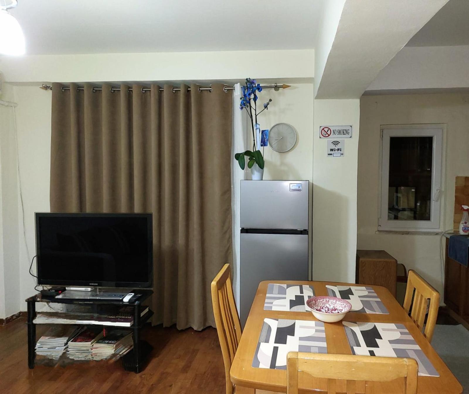 Solaris Guest House Shkodër エクステリア 写真