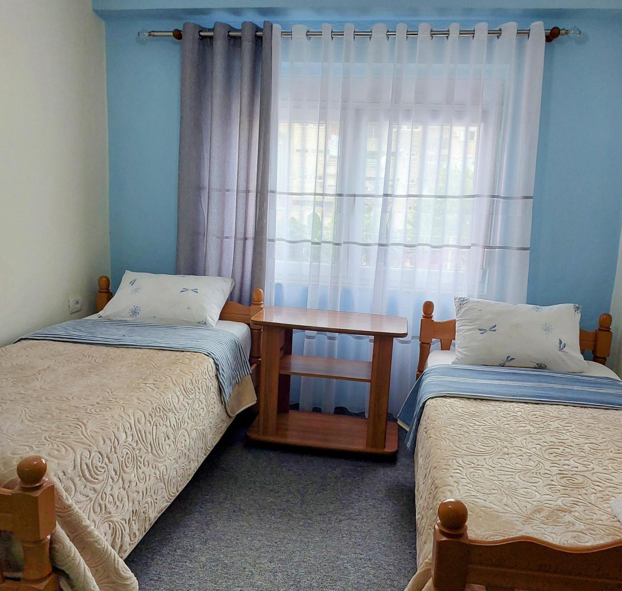 Solaris Guest House Shkodër エクステリア 写真